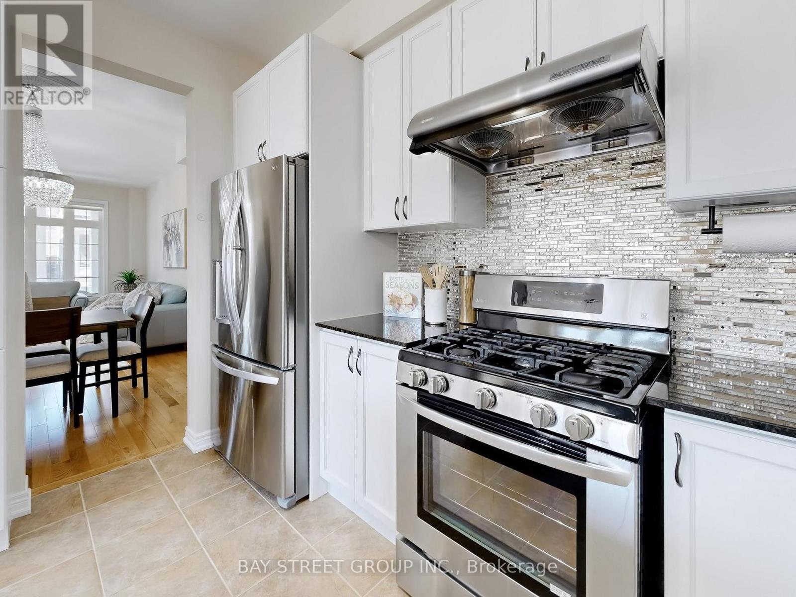 7 Windyton Avenue, Markham, Ontario  L6B 0X3 - Photo 11 - N12162332