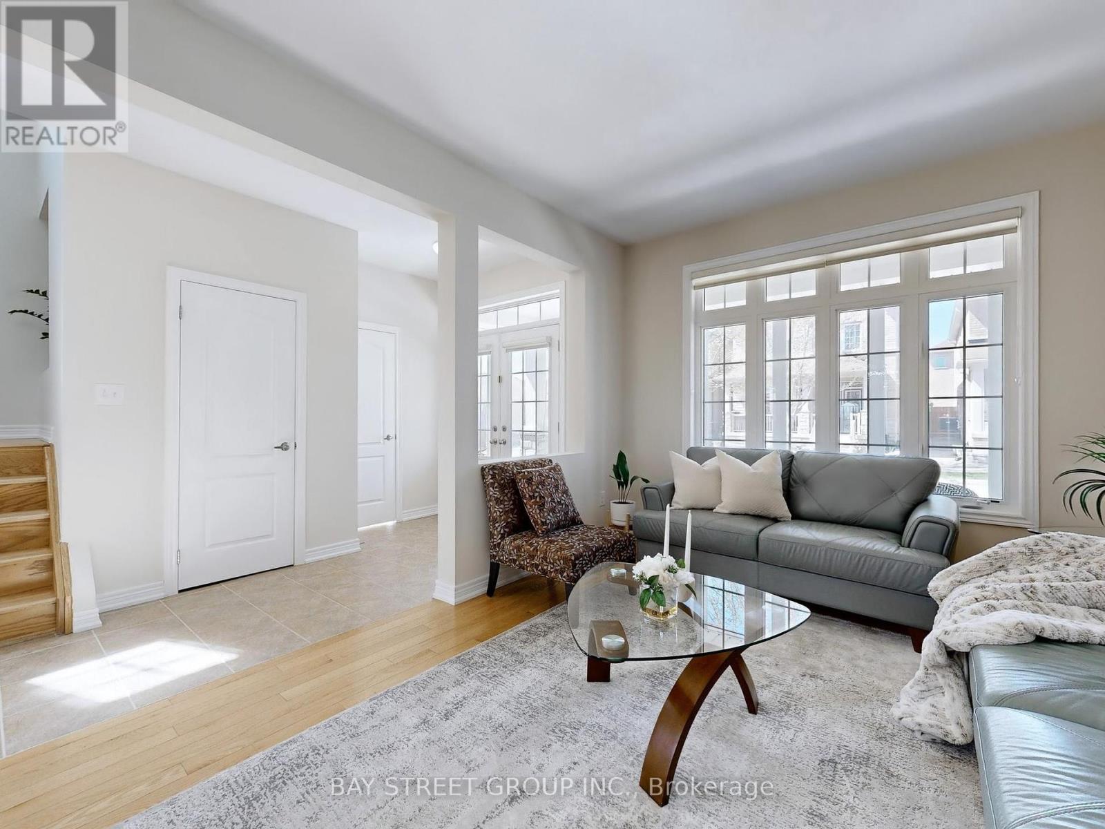 7 Windyton Avenue, Markham, Ontario  L6B 0X3 - Photo 5 - N12162332