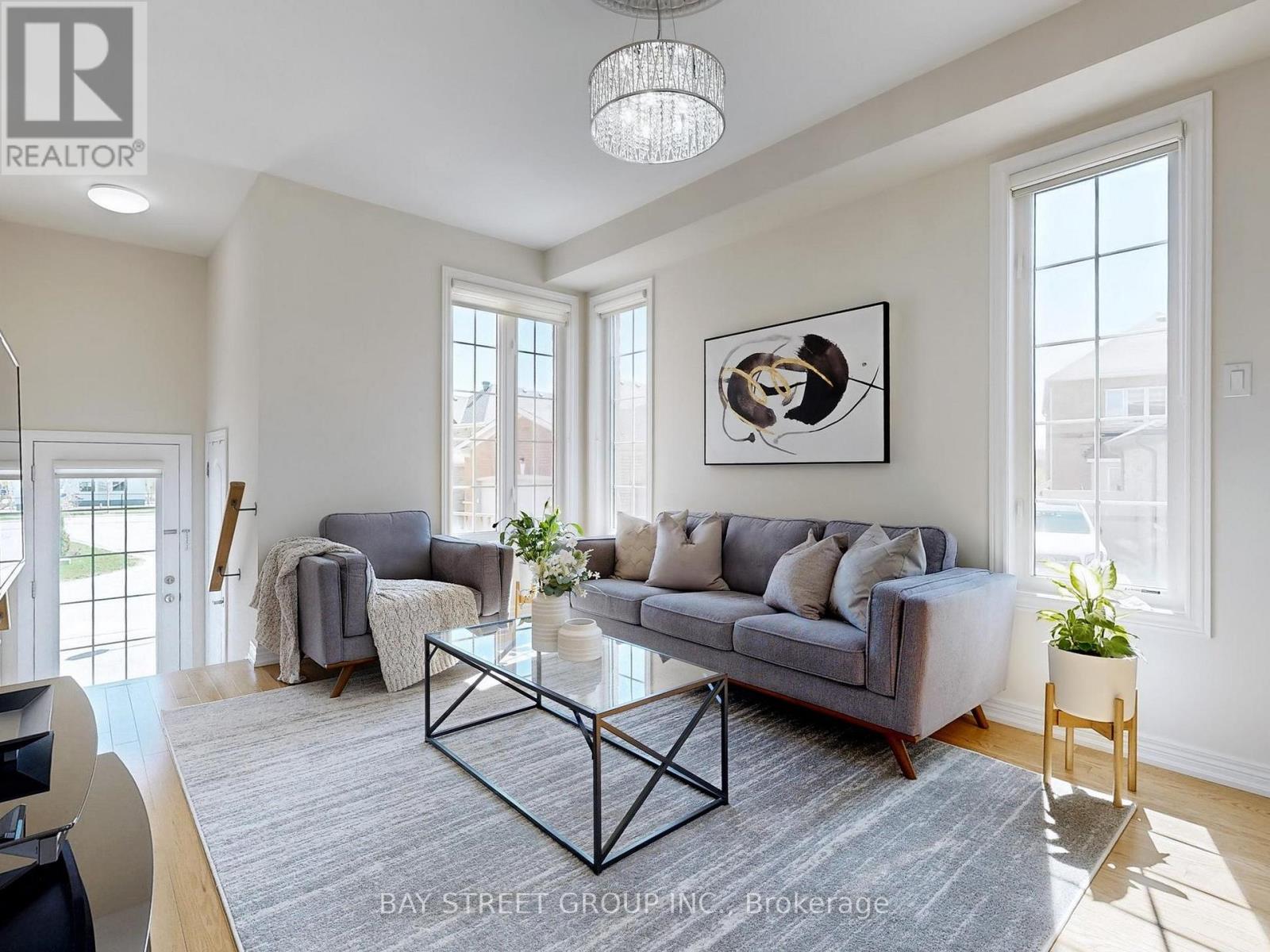 7 Windyton Avenue, Markham, Ontario  L6B 0X3 - Photo 7 - N12162332