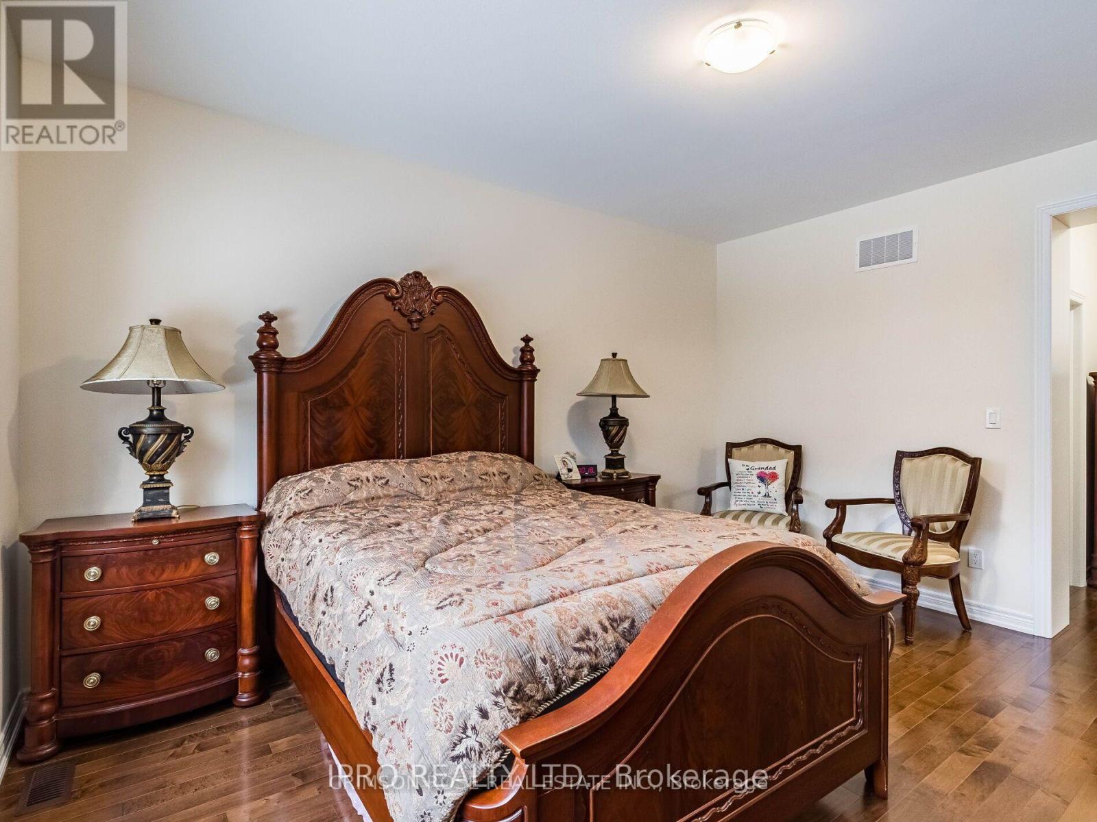 32 Pietrowski Drive, Georgina (Keswick North), Ontario  L4P 0J7 - Photo 18 - N12162337