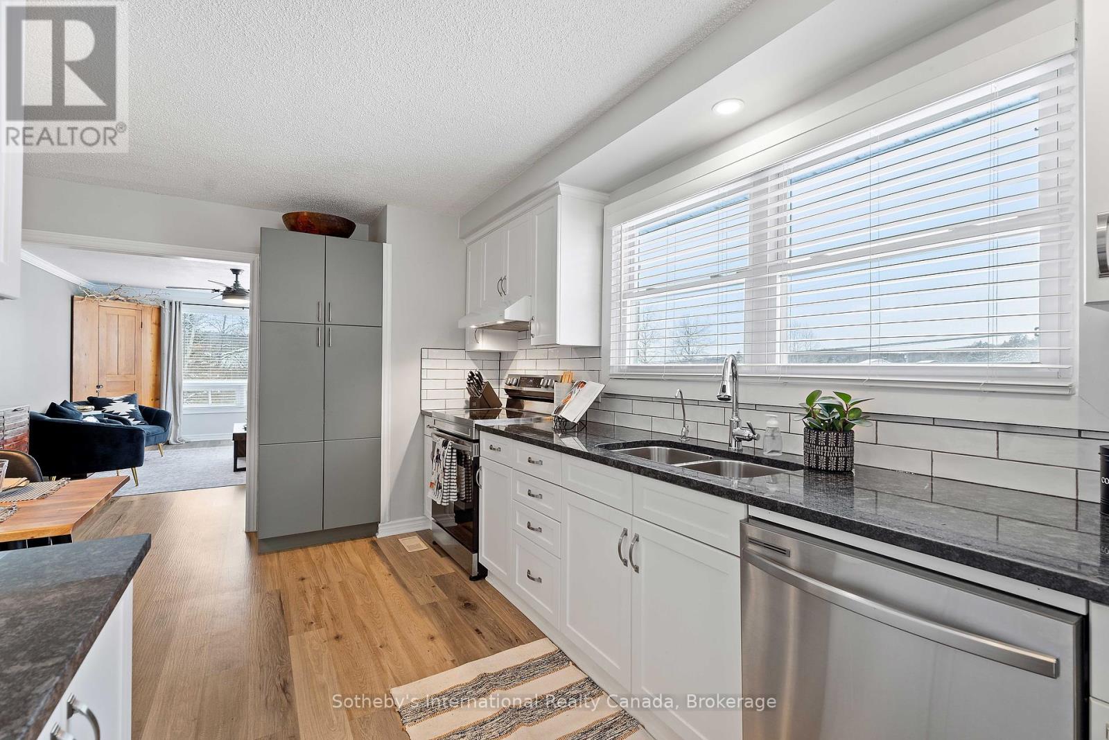 26 Cairns Crescent E, Huntsville, Ontario  P1H 1Y3 - Photo 13 - X12116089
