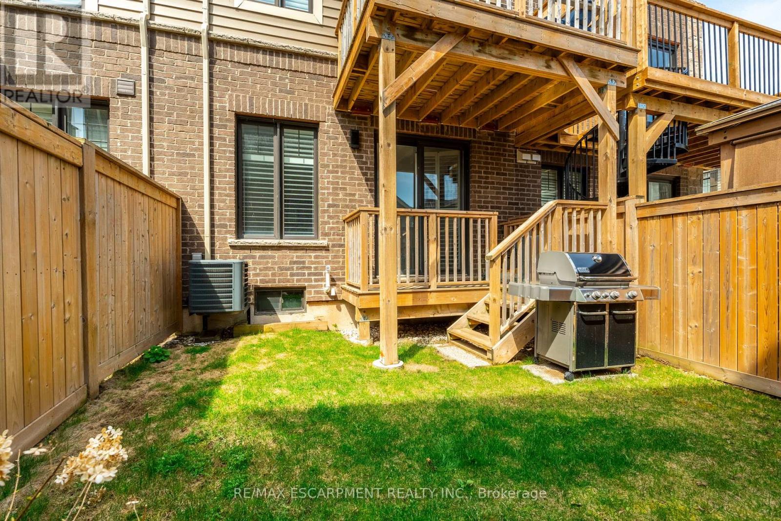 16 Place Polonaise Drive, Grimsby, Ontario  L3M 0H3 - Photo 45 - X12106326
