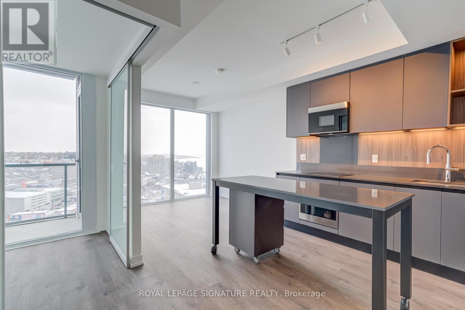 1705 - 39 MARY ST STREET, Barrie, Ontario