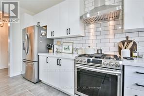 215 Roy Drive, Clearview, Ontario  L0M 1S0 - Photo 12 - S12162304