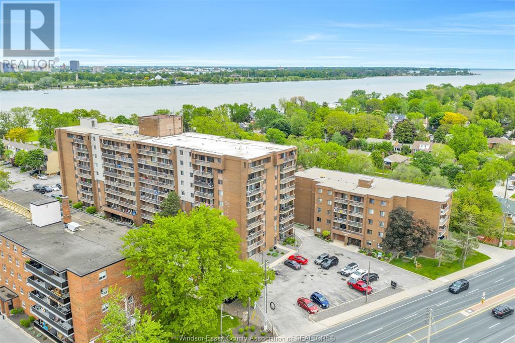 Property at 3950 WYANDOTTE East Unit# 402 image 1