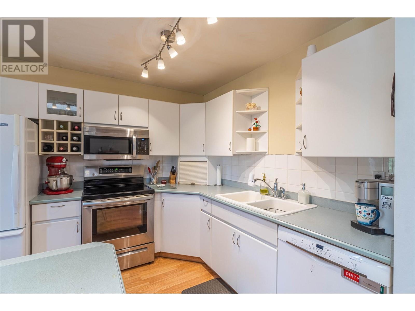Property at 333 WADDINGTON Drive image 3