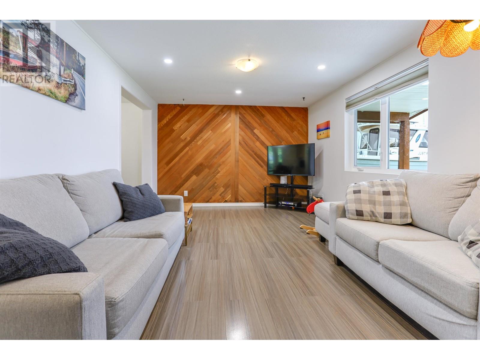 Property at 59 CARLSON STREET image 5