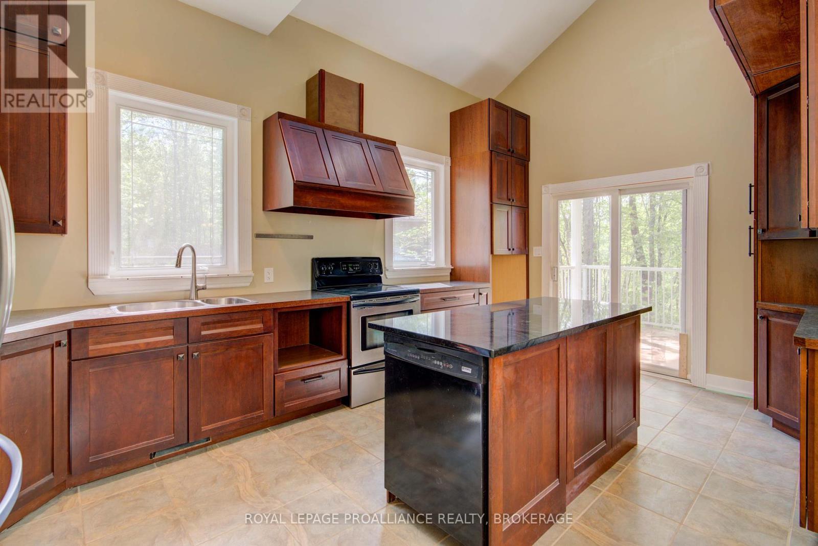 124 Granite Hills, Tay Valley, Ontario  K7H 3C7 - Photo 14 - X12162492