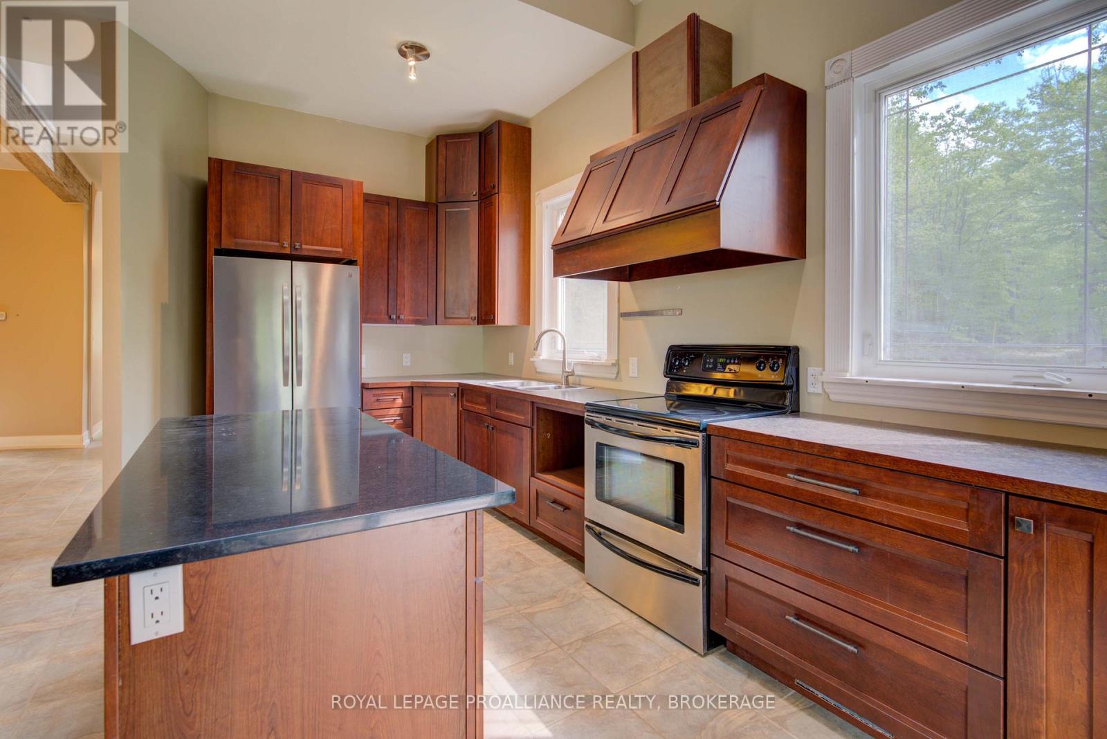 124 Granite Hills, Tay Valley, Ontario  K7H 3C7 - Photo 15 - X12162492