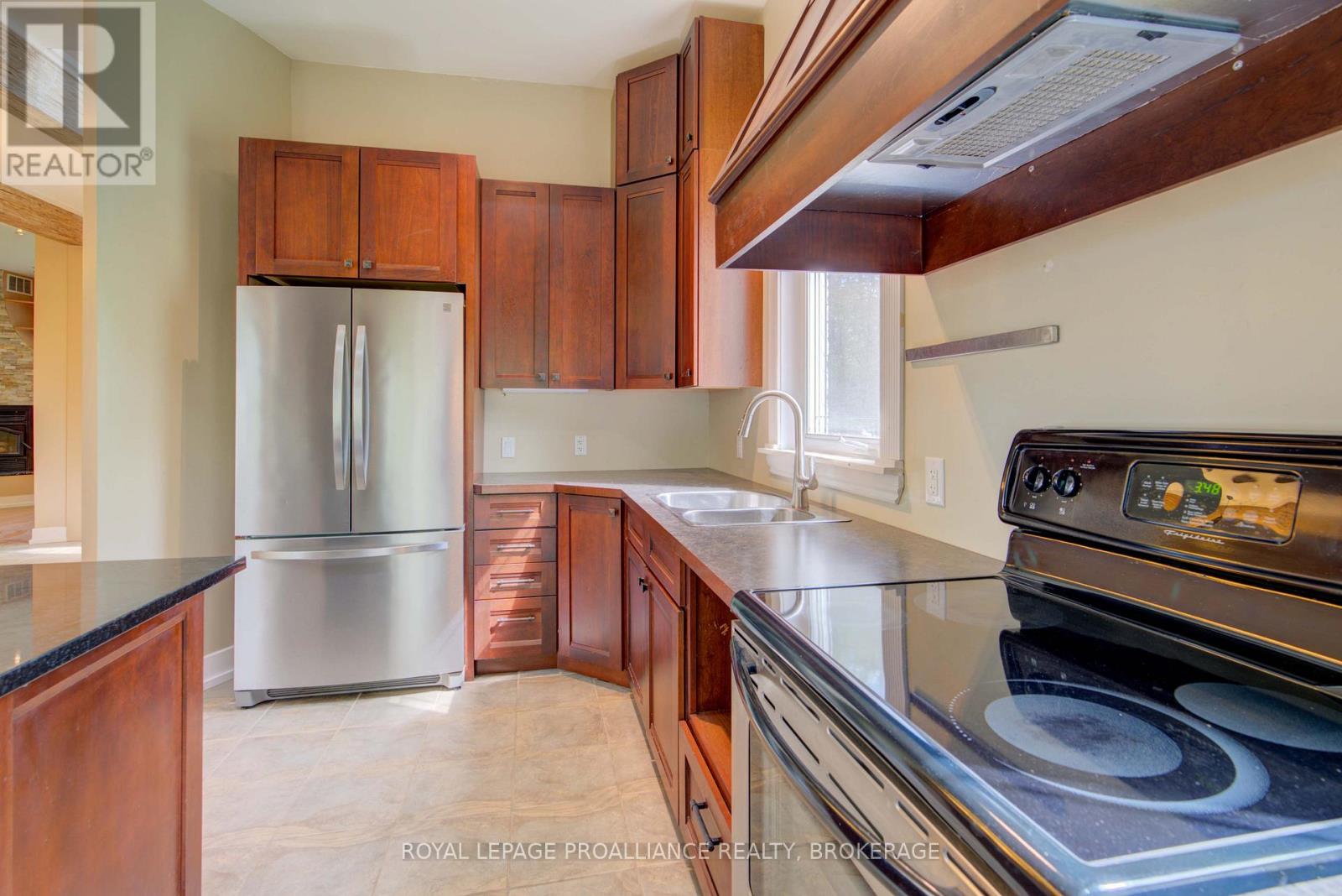 124 Granite Hills, Tay Valley, Ontario  K7H 3C7 - Photo 17 - X12162492