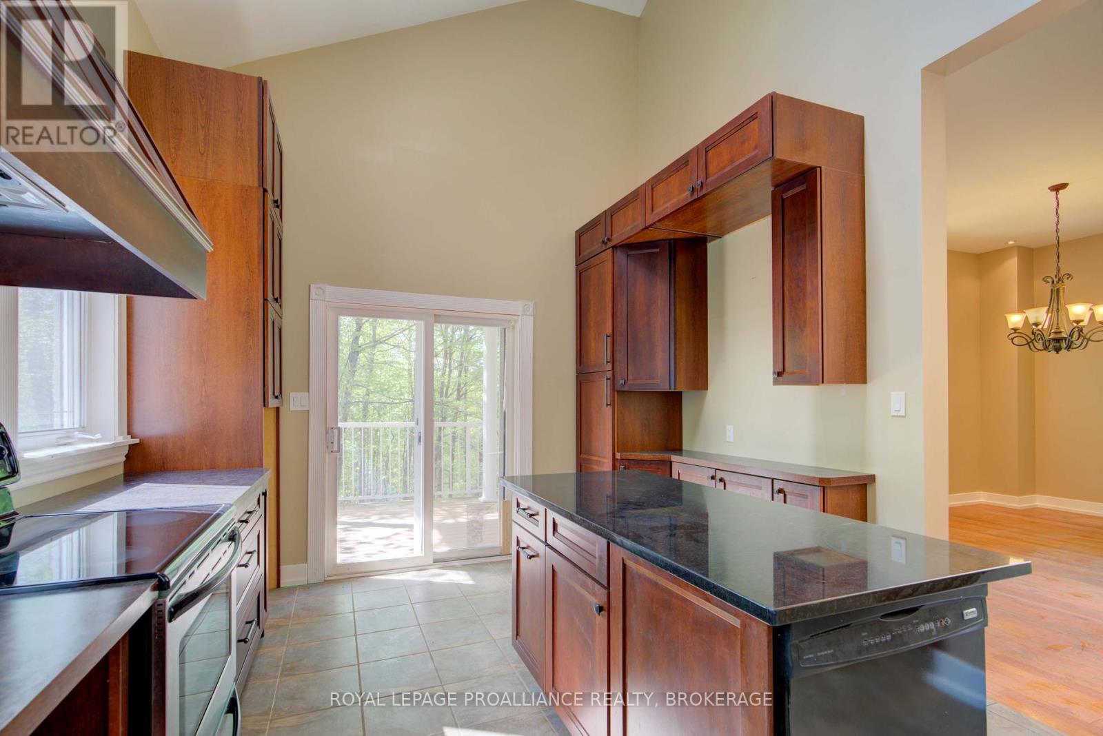 124 Granite Hills, Tay Valley, Ontario  K7H 3C7 - Photo 18 - X12162492