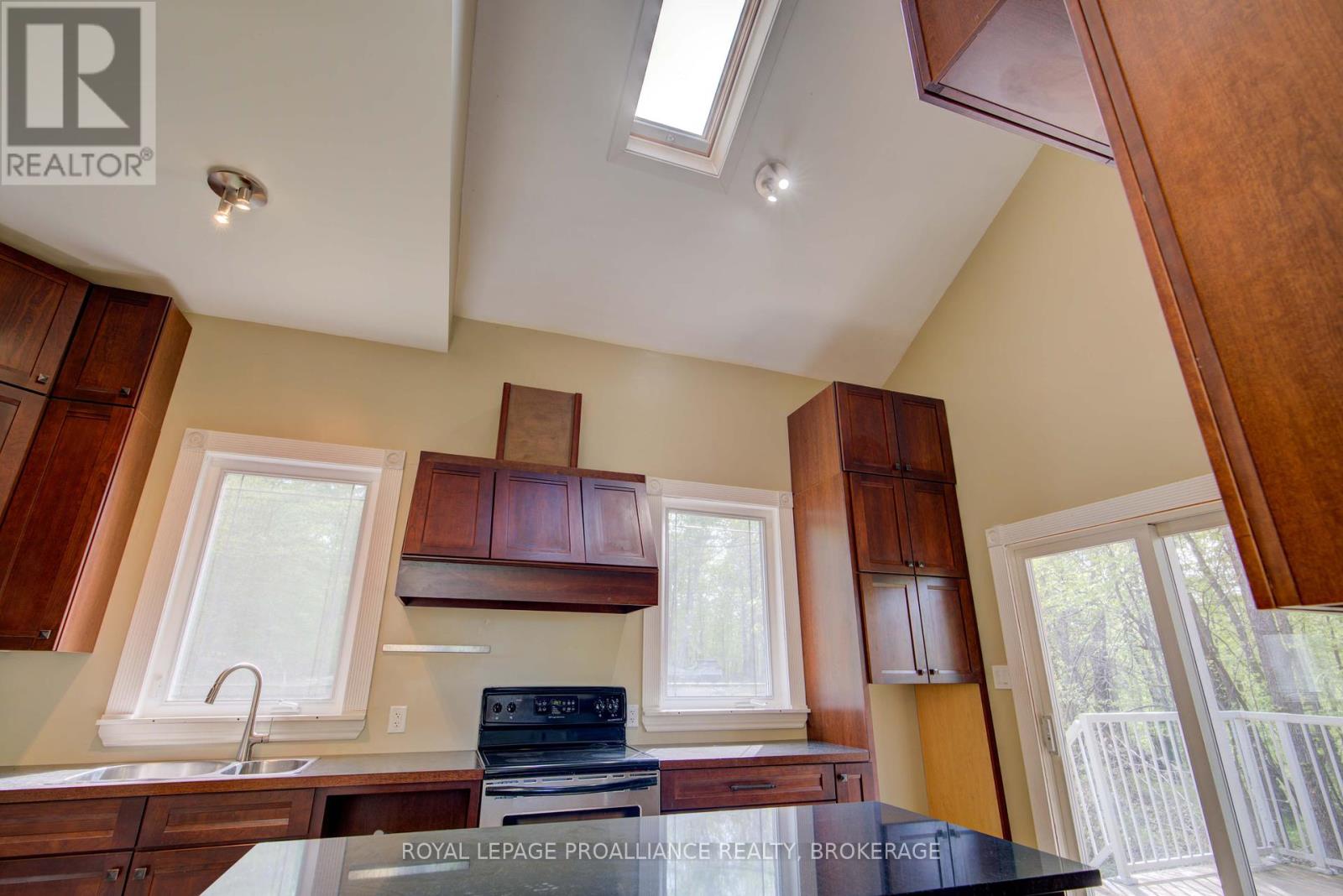 124 Granite Hills, Tay Valley, Ontario  K7H 3C7 - Photo 19 - X12162492
