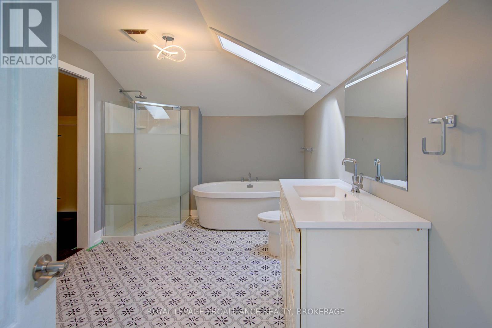 124 Granite Hills, Tay Valley, Ontario  K7H 3C7 - Photo 37 - X12162492