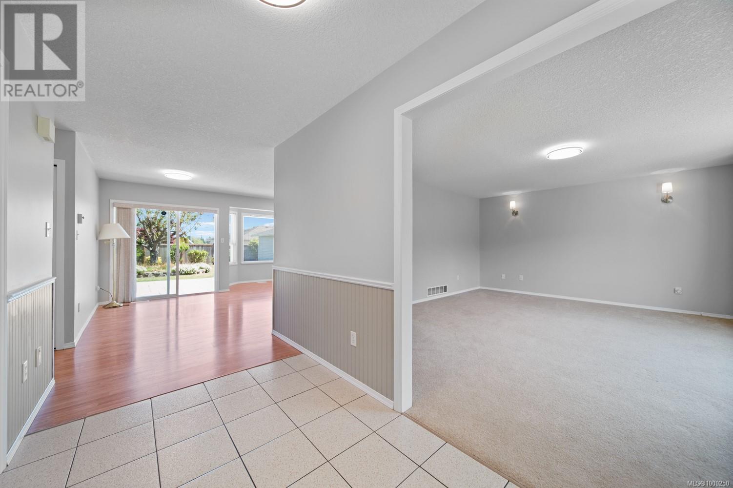 Property at 839 Sanderson Rd image 3