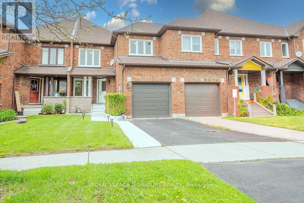 72 JAMES YOUNG DRIVE, Halton Hills, Ontario