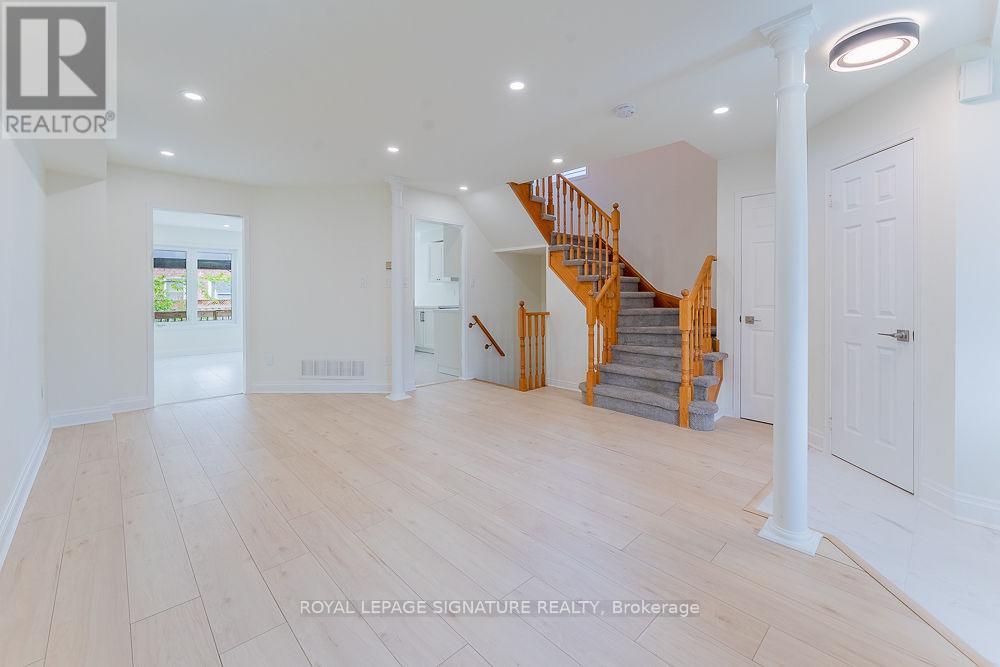 72 James Young Drive, Halton Hills, Ontario  L7G 5S5 - Photo 4 - W12162193
