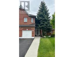 32 PRESSED BRICK DRIVE, Brampton, Ontario