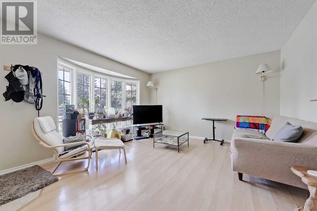3403 Breton Close Nw, Calgary, Alberta  T2N 4H4 - Photo 3 - A2220728