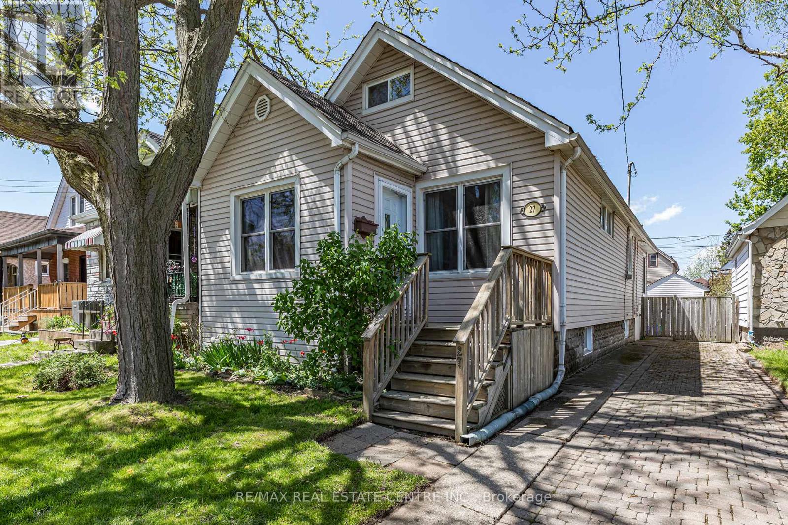 27 BARONS AVENUE N, hamilton (homeside), Ontario