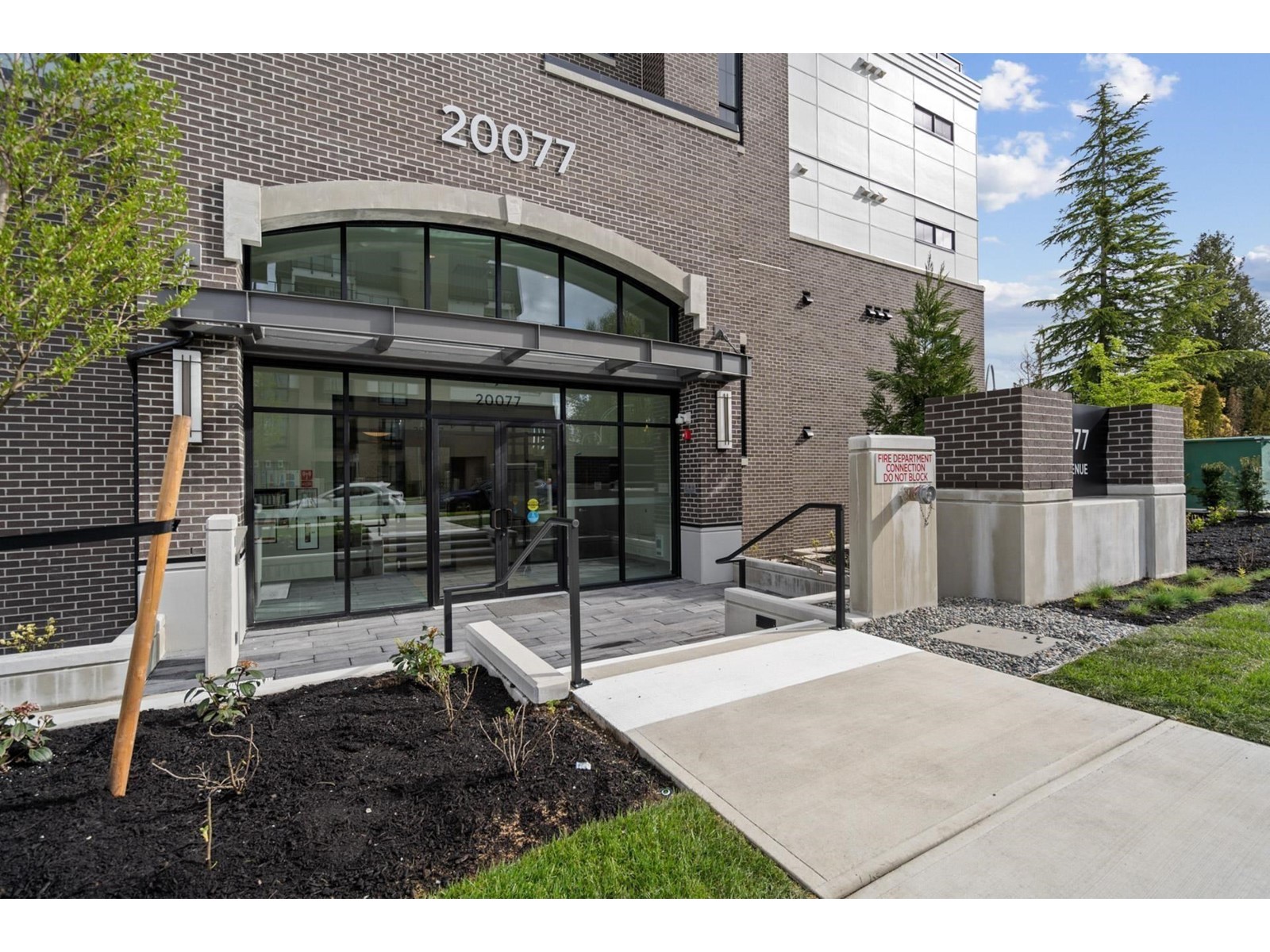 405 20077 84 Avenue, Langley, British Columbia  V2Y 3X7 - Photo 2 - R3005062