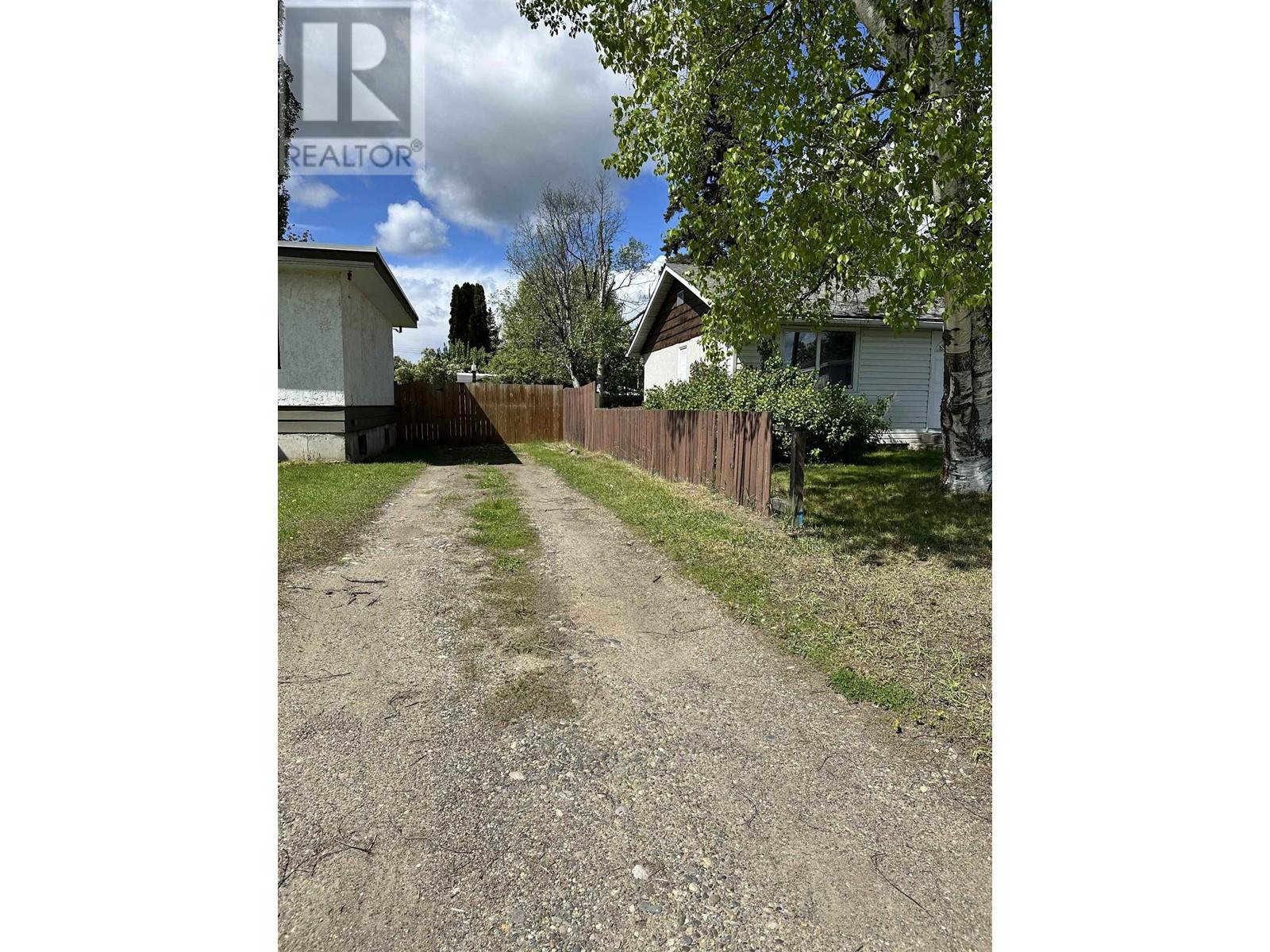 Property at 2137 TAMARACK STREET image 2