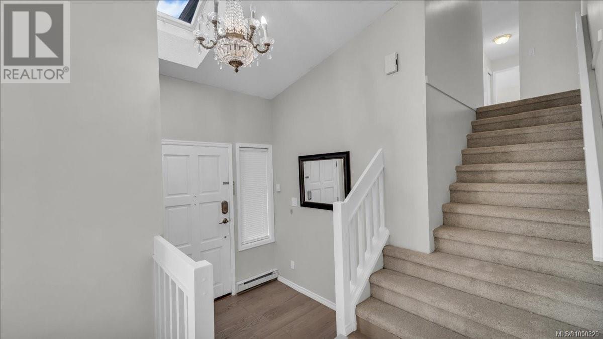 Property at 2232 Lifton Pl image 4