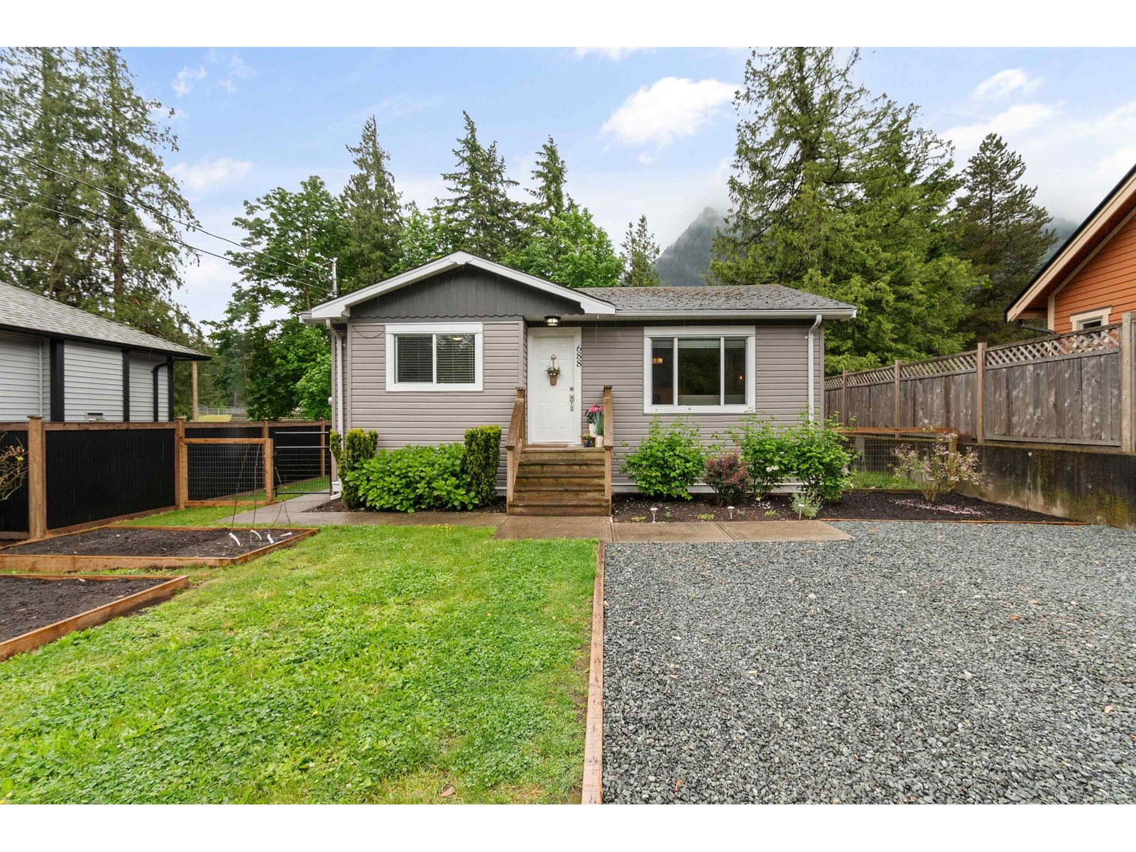 Property at 688 HUDSON BAY STREET image 1