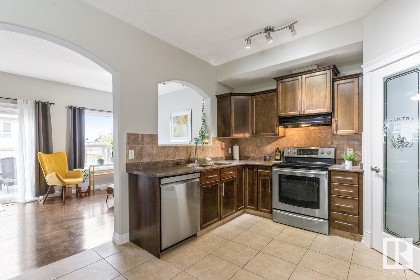 16405 53 St Nw, Edmonton, Alberta  T5Y 0H5 - Photo 4 - E4437570