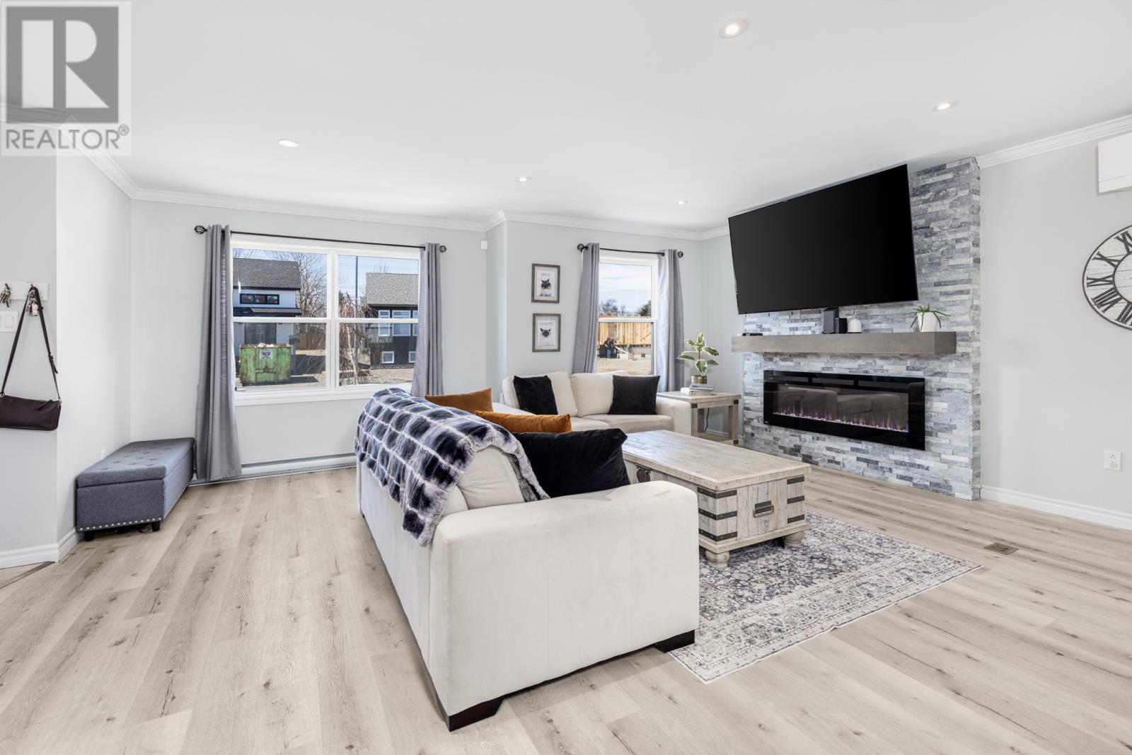 Property at 171 Castle Bridge Drive image 3