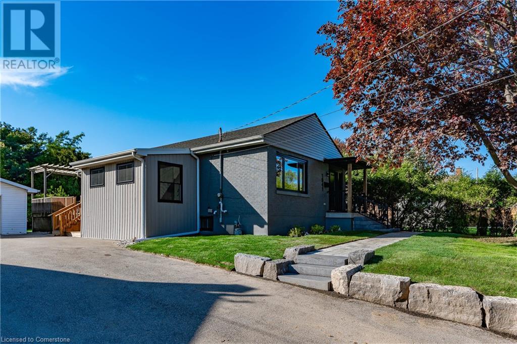 1041 SHEPHERD'S Drive, Burlington, Ontario