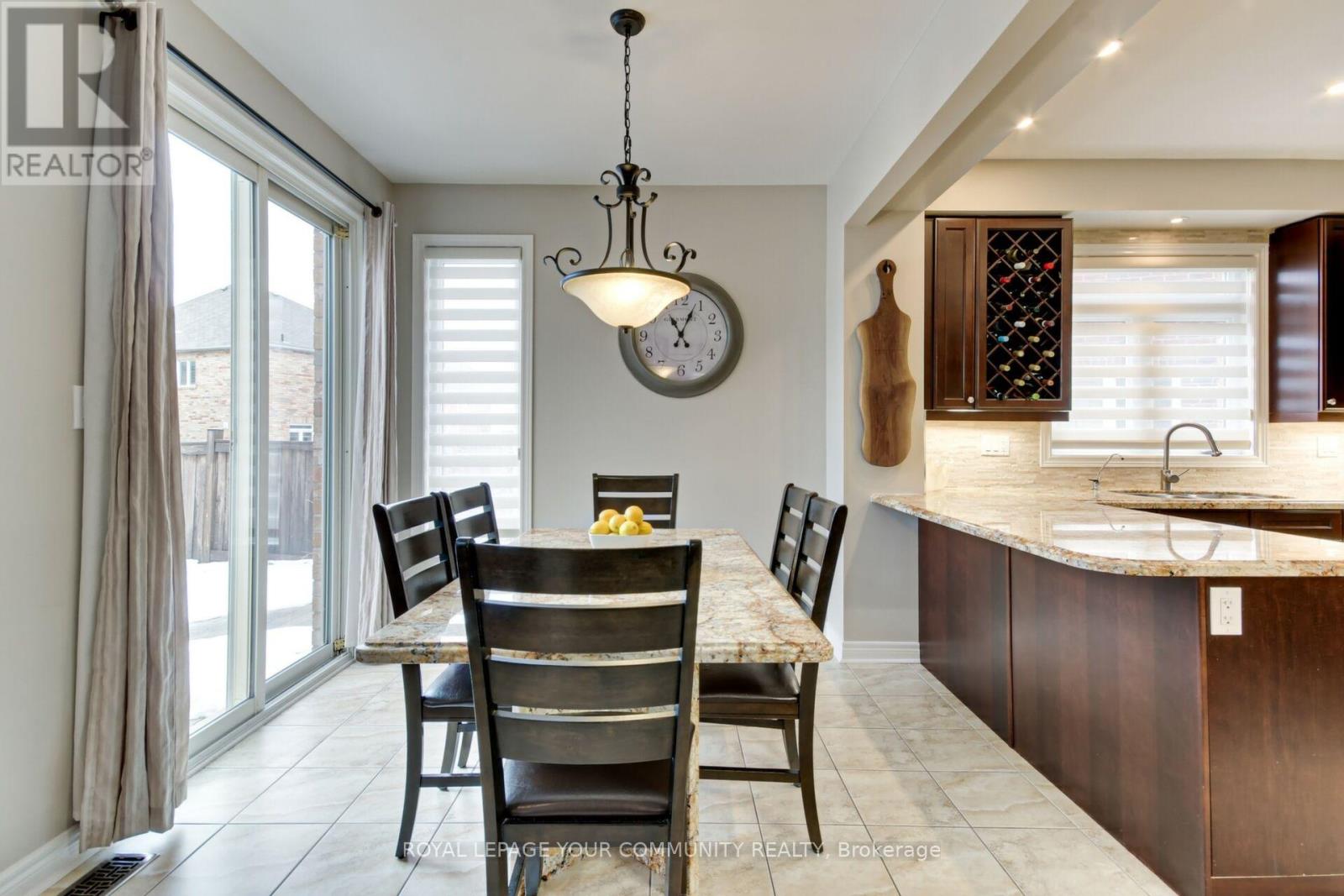 63 Cousteau Drive, Bradford West Gwillimbury, Ontario  L3Z 0H8 - Photo 9 - N12145909