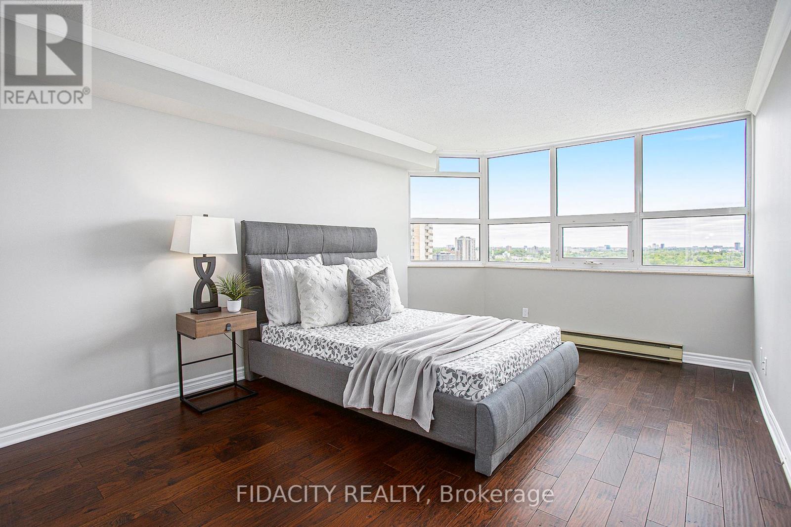 2106 - 1510 Riverside Drive, Ottawa, Ontario  K1G 4X5 - Photo 16 - X12162559