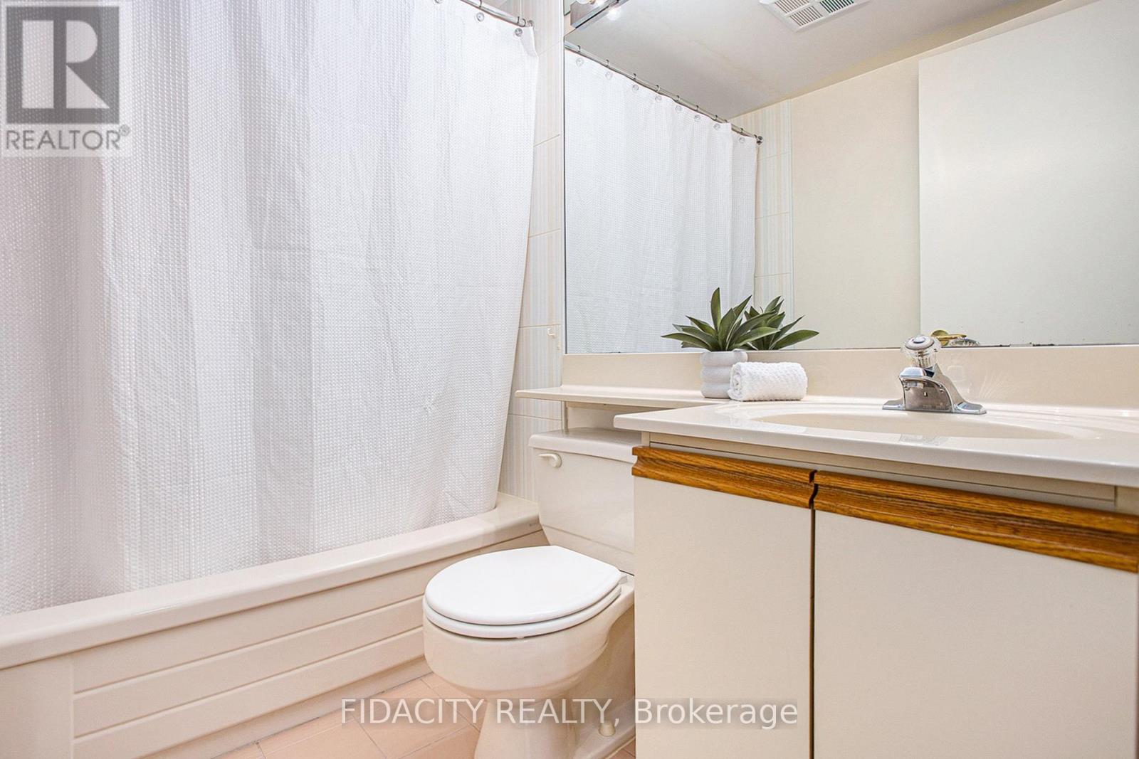 2106 - 1510 Riverside Drive, Ottawa, Ontario  K1G 4X5 - Photo 23 - X12162559
