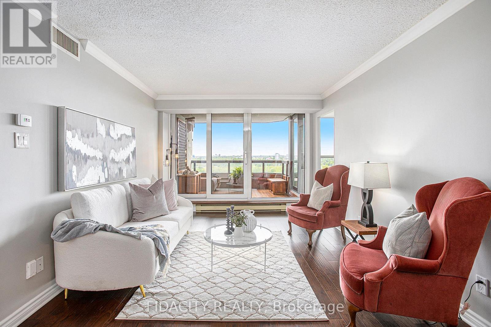 2106 - 1510 Riverside Drive, Ottawa, Ontario  K1G 4X5 - Photo 3 - X12162559
