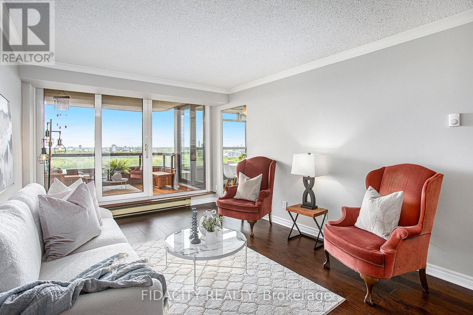 2106 - 1510 Riverside Drive, Ottawa, Ontario  K1G 4X5 - Photo 6 - X12162559