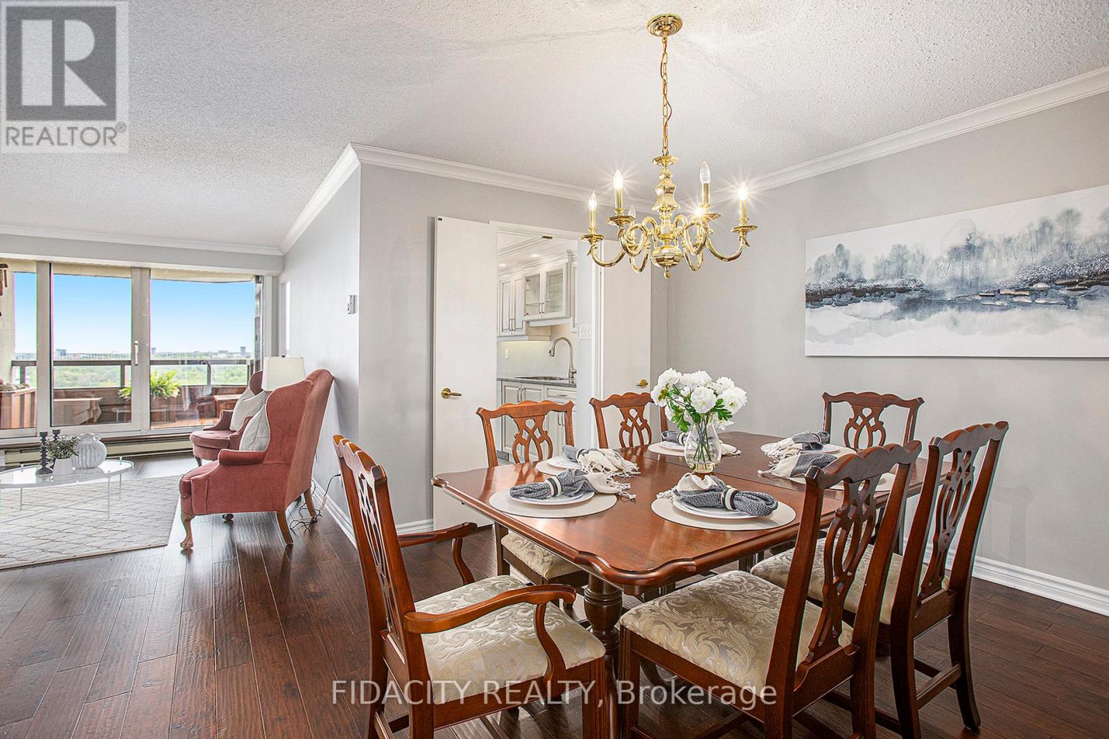 2106 - 1510 Riverside Drive, Ottawa, Ontario  K1G 4X5 - Photo 9 - X12162559