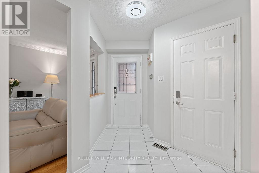 68 Whitegate Crescent, Ottawa, Ontario  K2J 4B7 - Photo 10 - X12162579