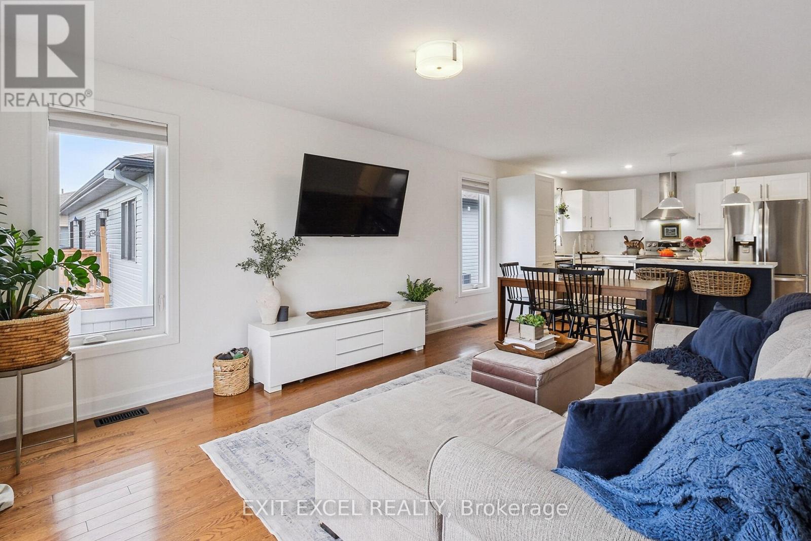 446 Arora Crescent, North Dundas, Ontario  K0C 2K0 - Photo 13 - X12162628