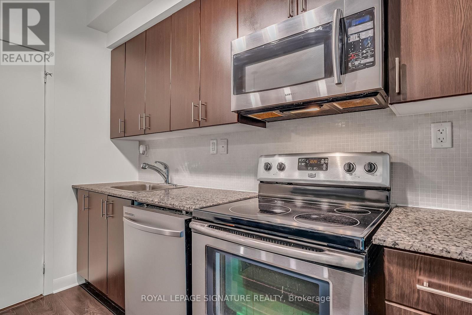 317 - 15 Bruyeres Mews, Toronto (Niagara), Ontario  M5V 0A7 - Photo 16 - C12162230