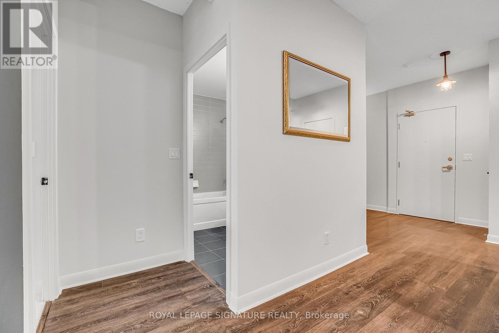 317 - 15 Bruyeres Mews, Toronto (Niagara), Ontario  M5V 0A7 - Photo 21 - C12162230
