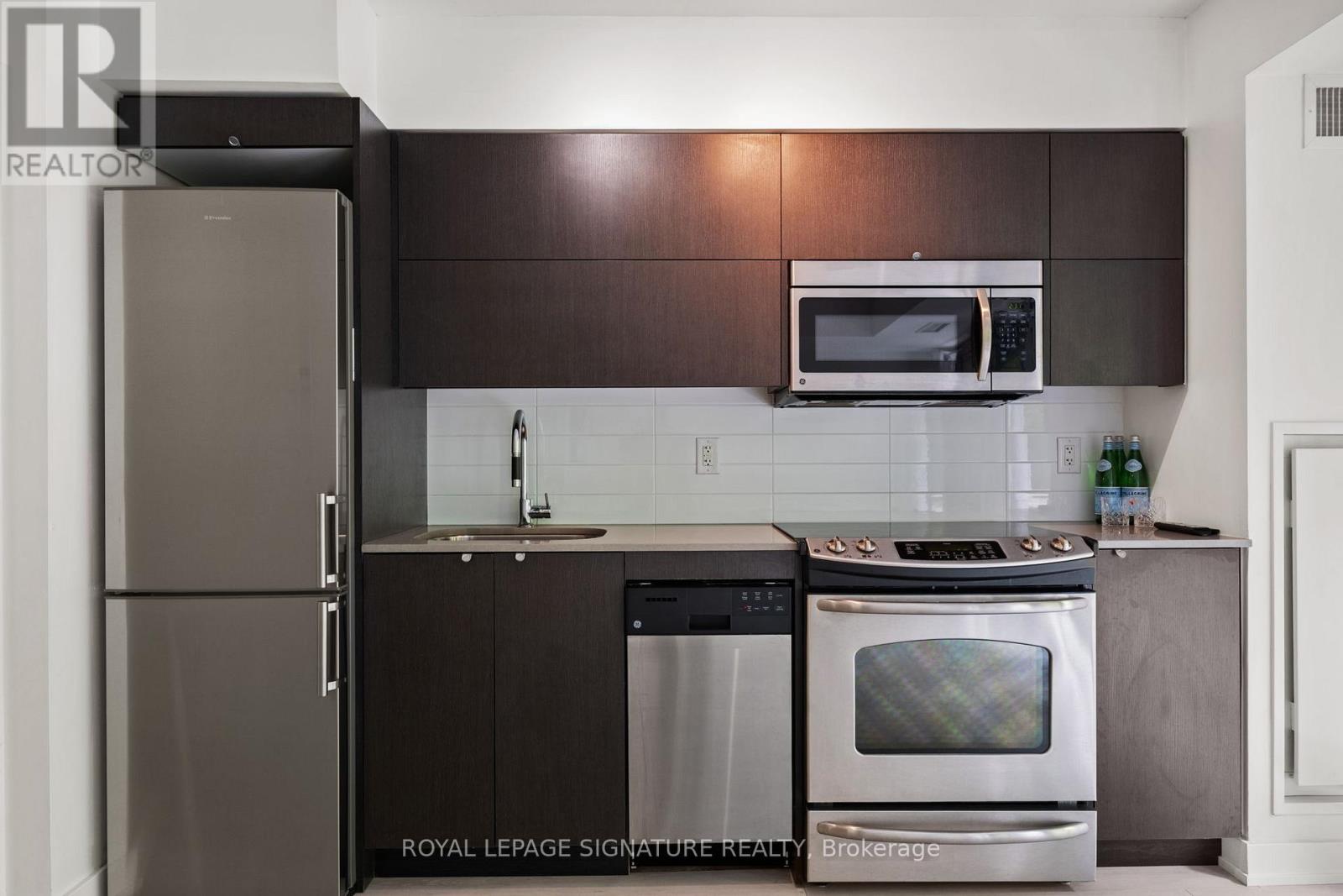 206 - 32 Camden Street, Toronto, Ontario  M5V 0G4 - Photo 6 - C12162345