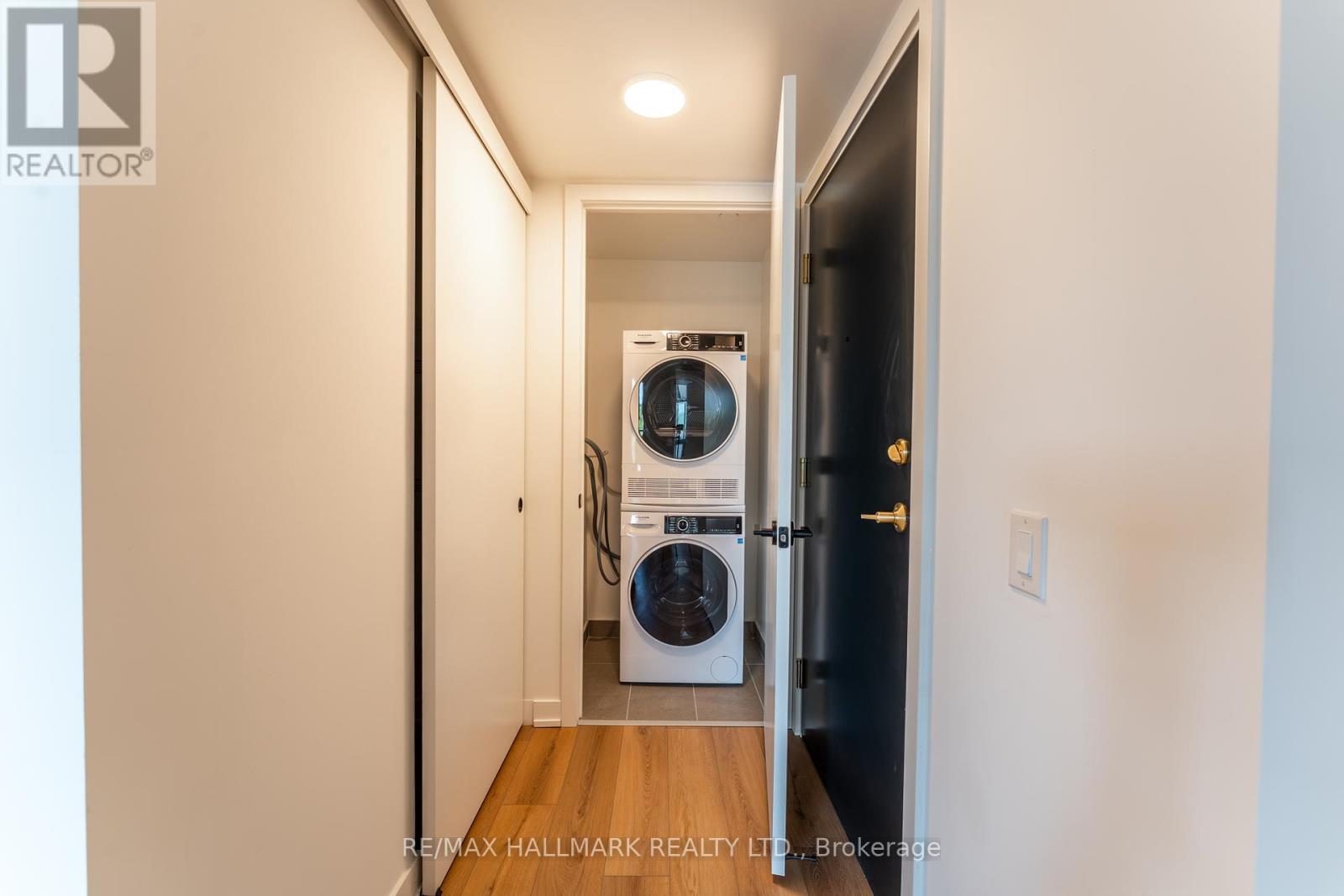 402 - 5 Lakeview Avenue, Toronto, Ontario  M6J 0H3 - Photo 8 - C12162401