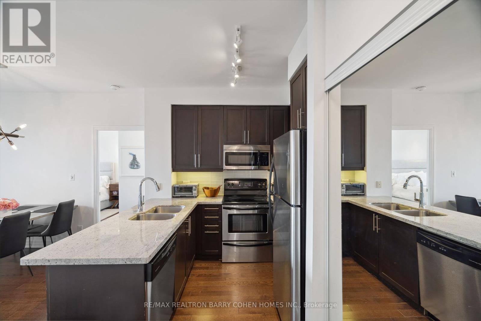 2007 - 500 St Clair Avenue W, Toronto (Forest Hill South), Ontario  M6C 1A8 - Photo 3 - C12162431