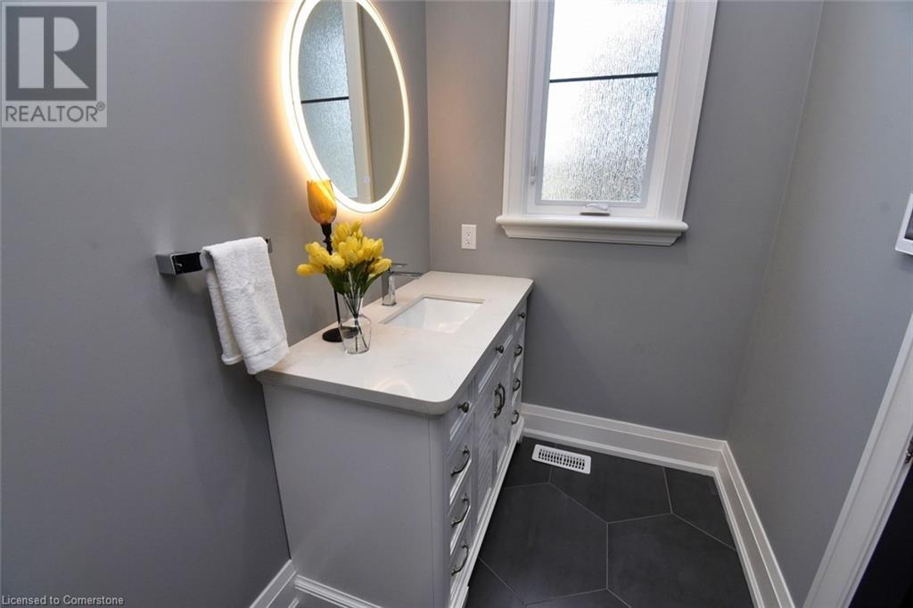 68 Mountain Brow Boulevard, Hamilton, Ontario  L8T 1A4 - Photo 23 - 40730508