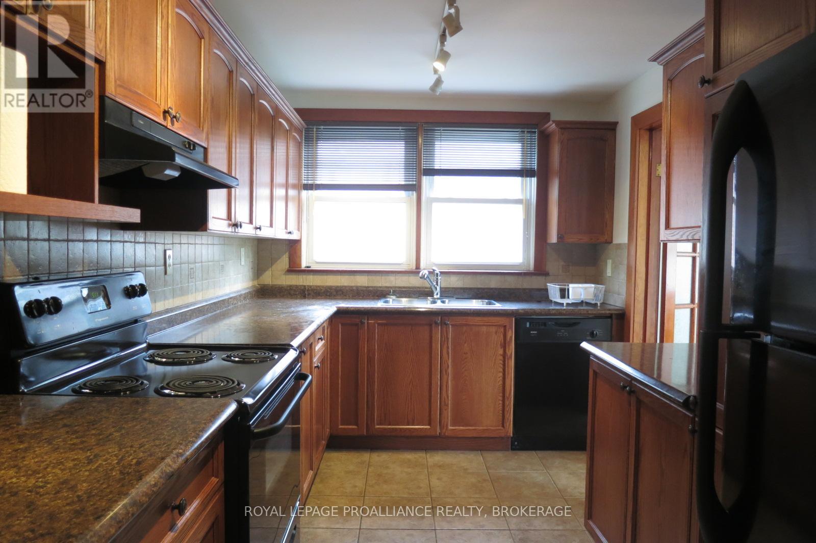 418 College Street, Kingston, Ontario  K7L 4M7 - Photo 5 - X12162289