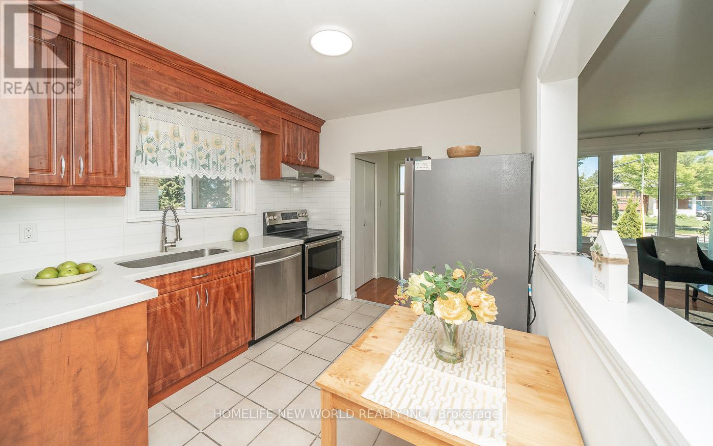 17 Savarin Street, Toronto, Ontario  M1J 1Z7 - Photo 10 - E12162371