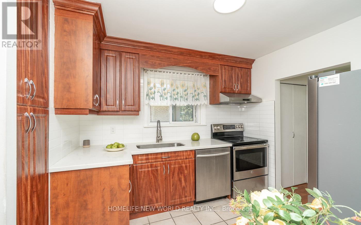 17 Savarin Street, Toronto, Ontario  M1J 1Z7 - Photo 9 - E12162371