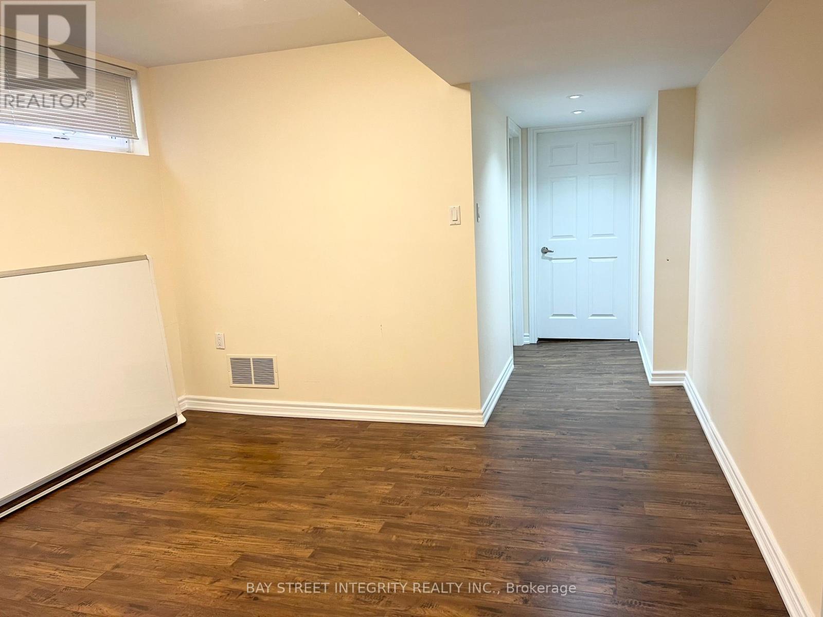 61 Morbank Drive, Toronto, Ontario  M1V 2M1 - Photo 12 - E12162433