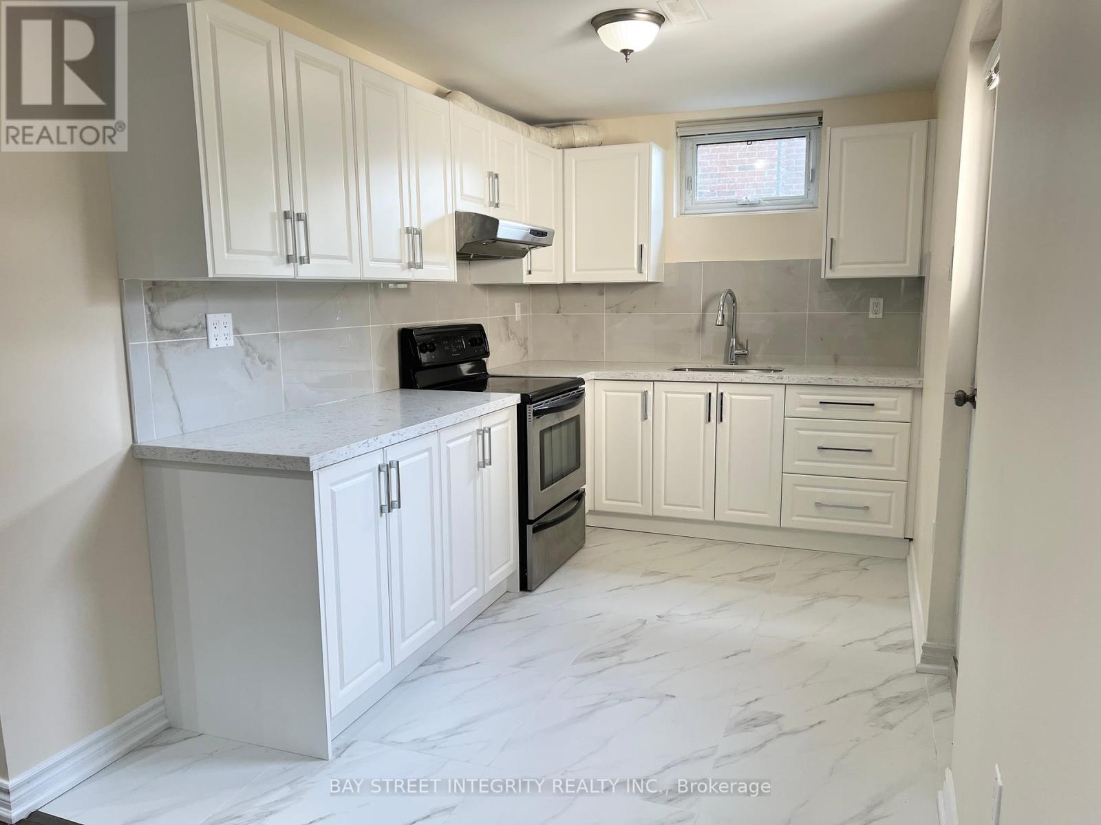 61 Morbank Drive, Toronto, Ontario  M1V 2M1 - Photo 5 - E12162433