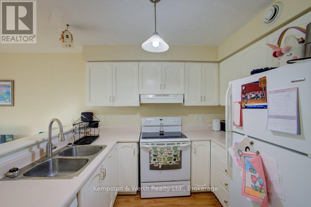 28 Patrick Boulevard, Centre Wellington, Ontario  N0B 1S0 - Photo 11 - X12162507